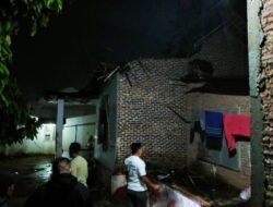 Diguyur Hujan Semalaman,Atap Rumah Warga Desa Bernung Ambrol
