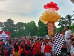 Ribuan Warga Meriahkan Jalan Sehat HUT Emas Desa Sungai Langka ke-50