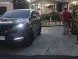 Kejati Lampung Geledah Rumah Mewah Mantan Bupati Pesawaran,Bawa Kardus Misterius