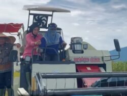 Dukung Swasembada Pangan,Bupati dan Wabup Pesawaran,Serahkan Alsintan