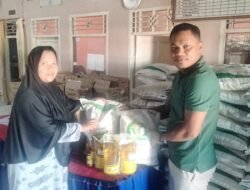 Pemdes Bernung Salurkan Bantuan Beras dan Minyak Goreng untuk 516 KPM
