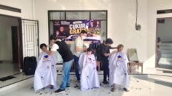 DPD Partai NasDem Pesawaran Gelar Cukur Gratis dan Bersih-bersih Rumah Ibadah,Wujud Kepedulian Kepada Masyarakat