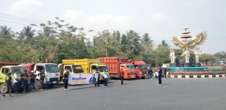 NasDem Pesawaran Bagikan 22 Ribu Masker,Antisipasi Dampak Abu Vulkanik